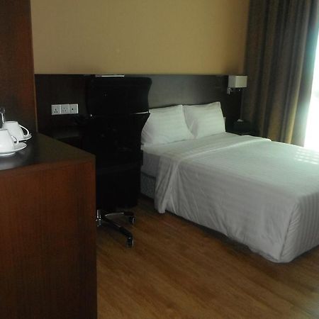 Keoja Hotel Kuala Belait Zewnętrze zdjęcie