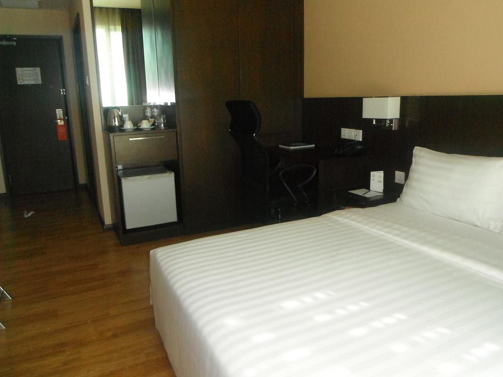 Keoja Hotel Kuala Belait Zewnętrze zdjęcie