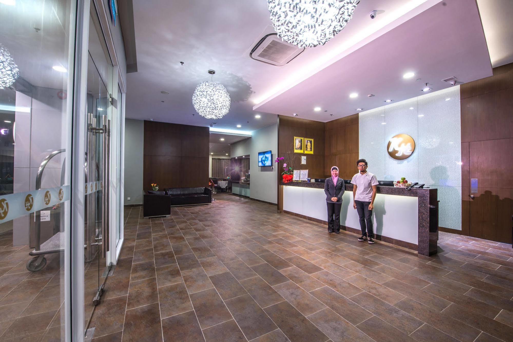 Keoja Hotel Kuala Belait Zewnętrze zdjęcie